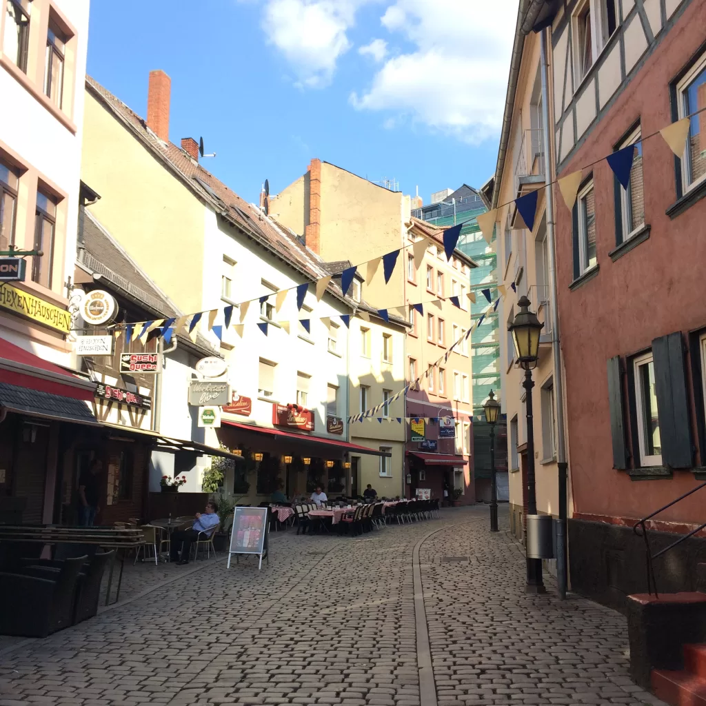 ザクセンハウゼン フランクフルト