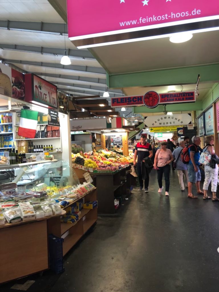 クライネ・マルクト・ハレ市場/ Kleine Markt Halle